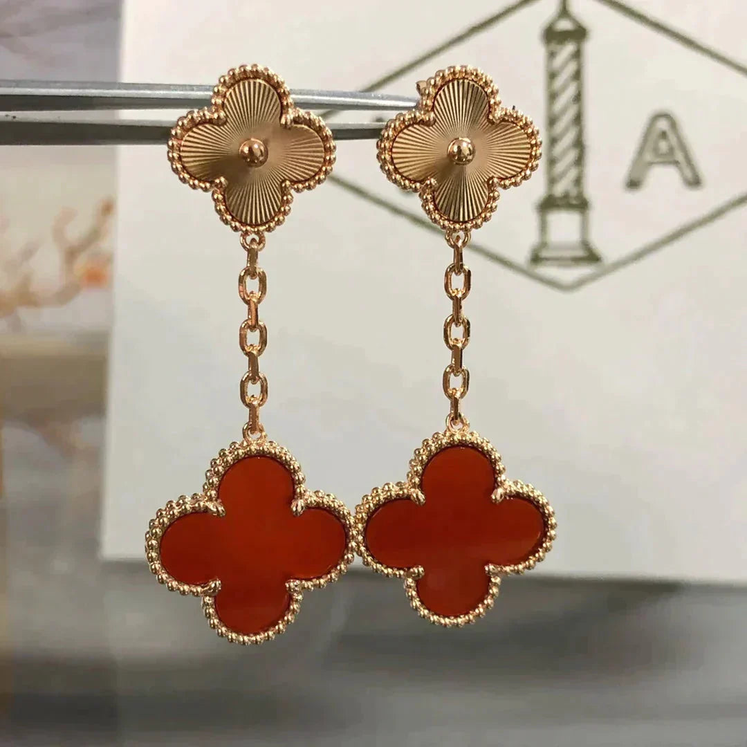 [CiCi]CLOVER 2 MOTIF  LASER CARNELIAN EARRINGS