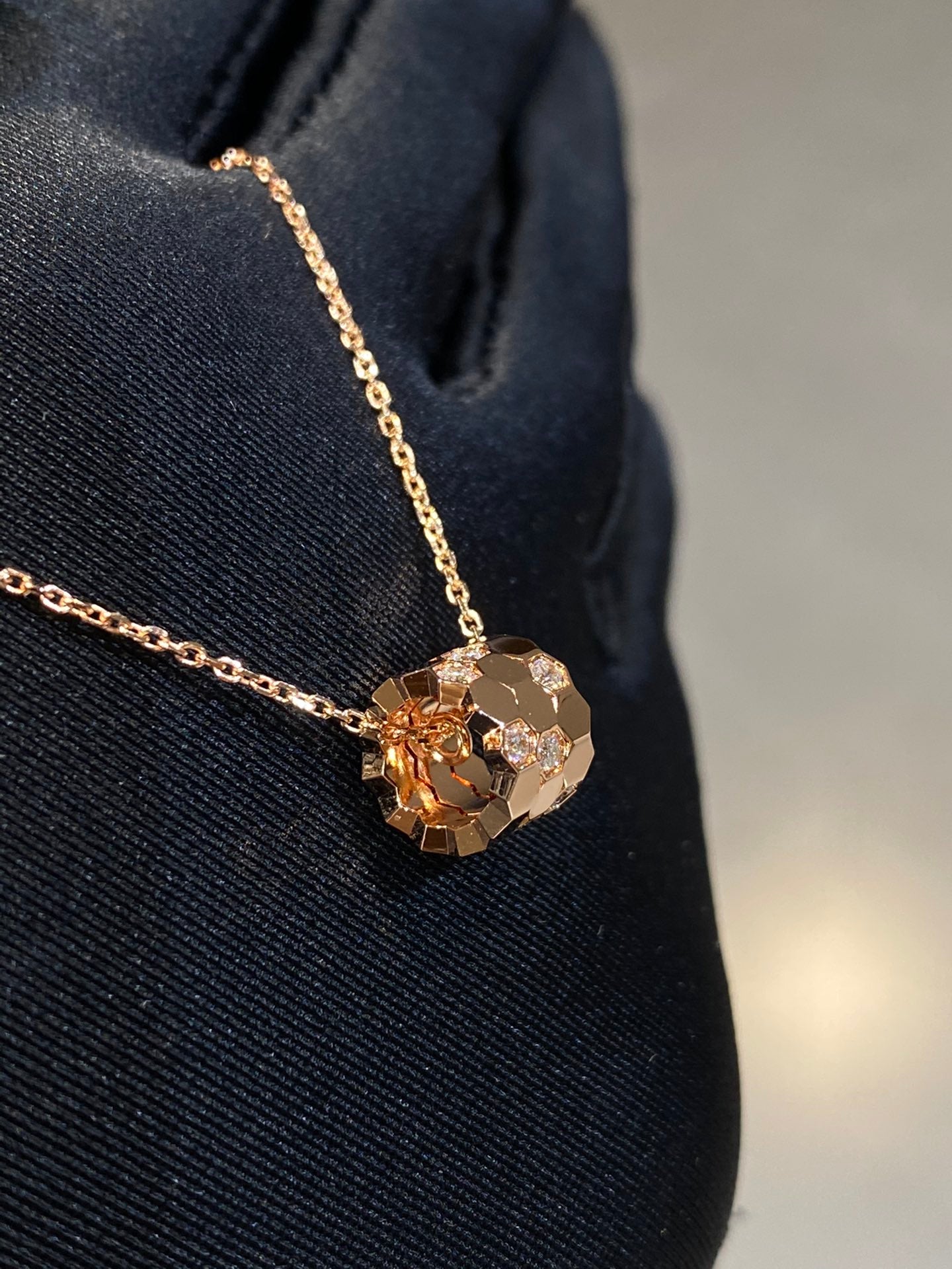 [CiCi]BEE LOVE DIAMOND NECKLACE