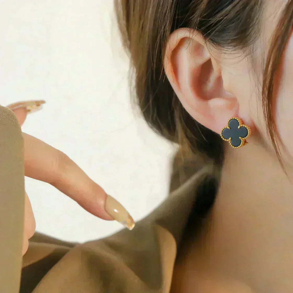 [CiCi]CLOVER MEDIUM 1 MOTIFS  ONYX STUD EARRINGS