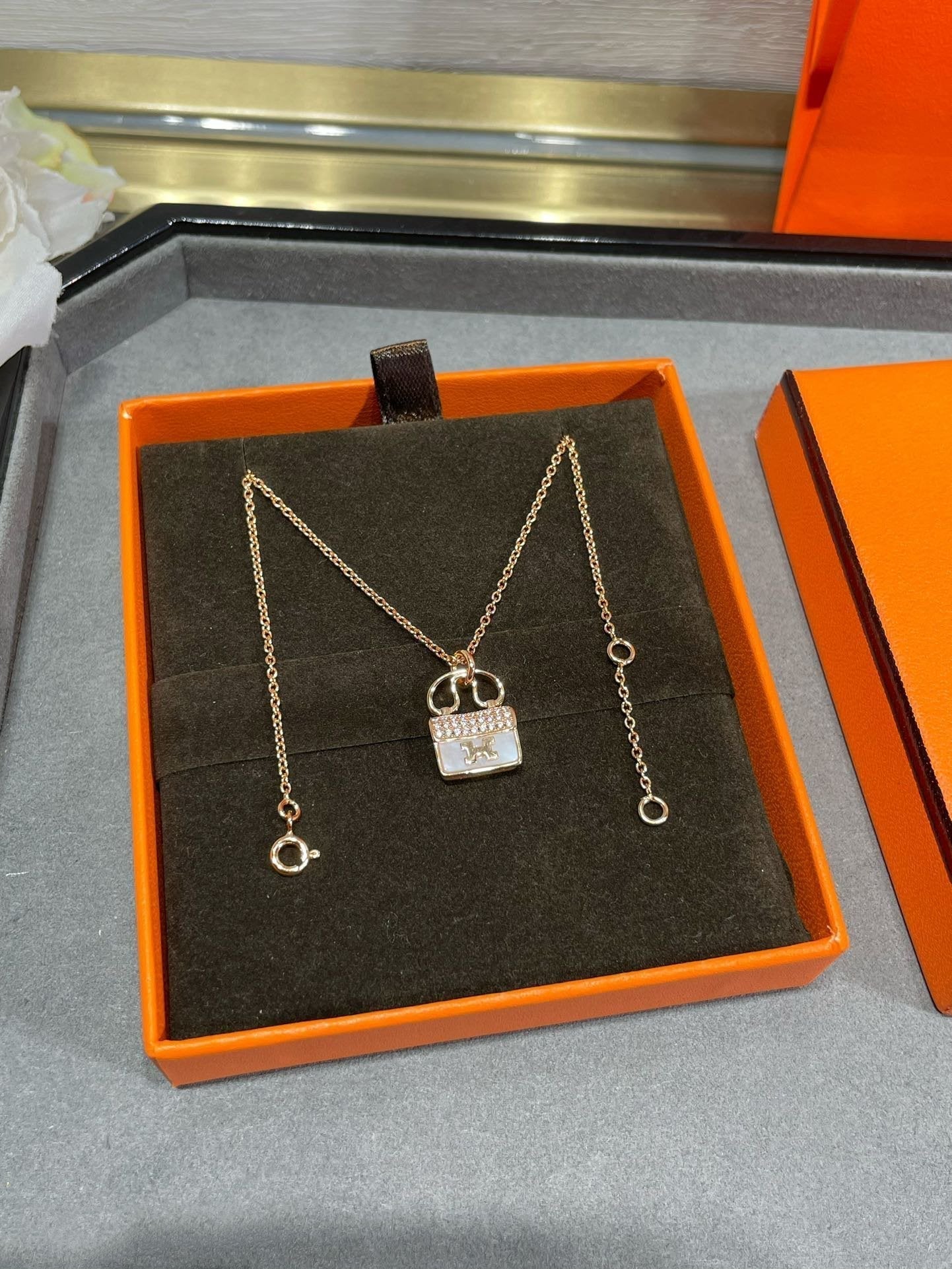 [CiCi]H CIRCE MOISSANITE PENDANT NECKLACE GOLD
