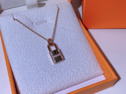 [CiCi]HM ADVANCED NICHE LOCK HEAD NECKLACE DIAMONDS