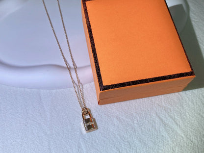 [CiCi]HM ADVANCED NICHE LOCK HEAD NECKLACE DIAMONDS