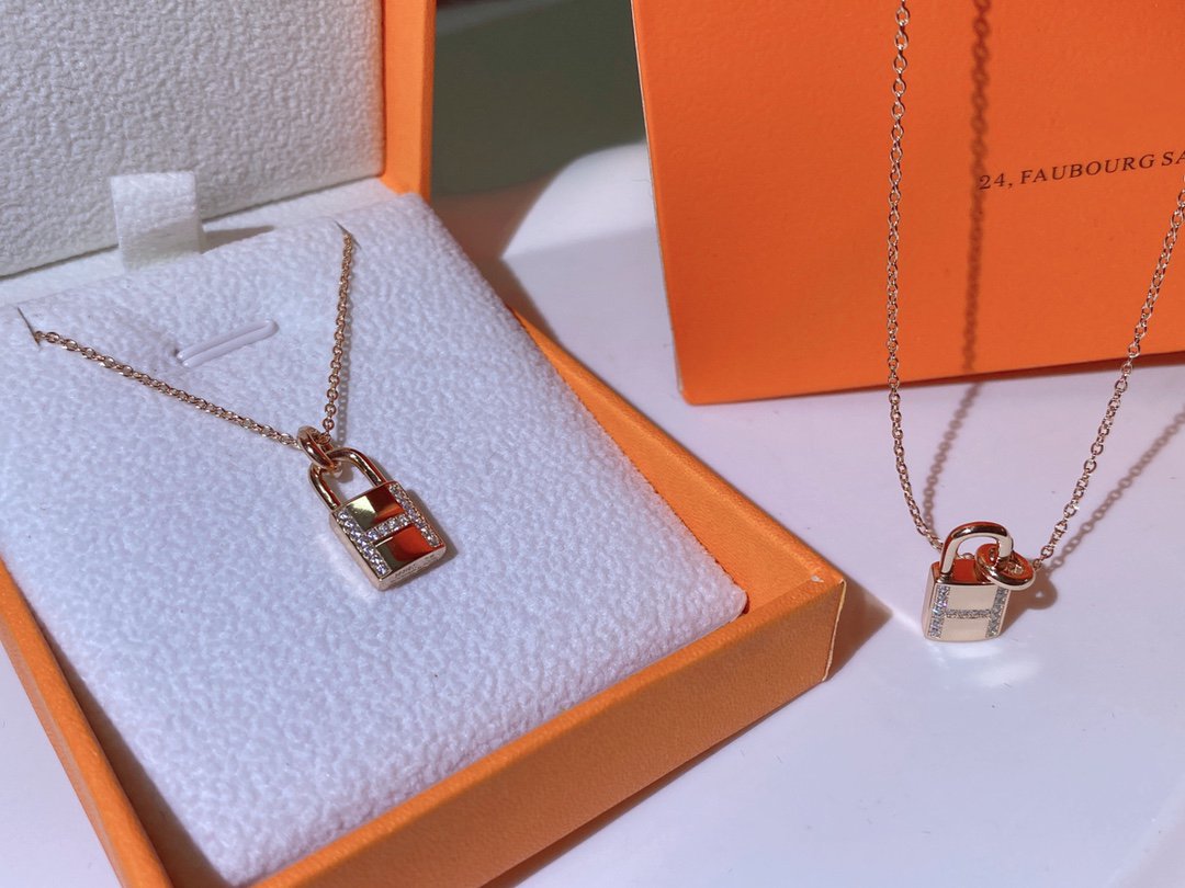 [CiCi]HM ADVANCED NICHE LOCK HEAD NECKLACE DIAMONDS