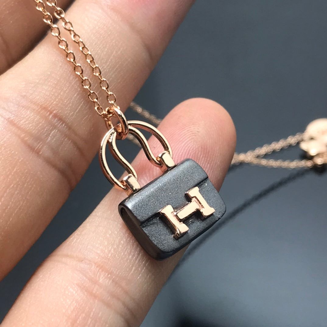 [CiCi]WOMEN'S HM AMULETTES CONSTANCE PENDANT NECKLACE