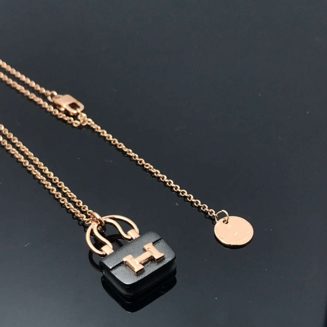 [CiCi]WOMEN'S HM AMULETTES CONSTANCE PENDANT NECKLACE