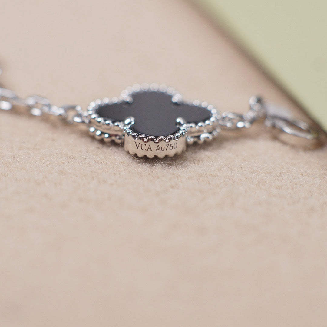 [CiCi] CLOVER 5 MOTIF ONYXS BRACELET COLLECTION