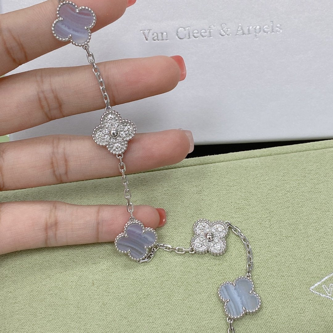 [CiCi] CLOVER 5 MOTIV LILA CHALCEDON ARMBAND KOLLEKTION