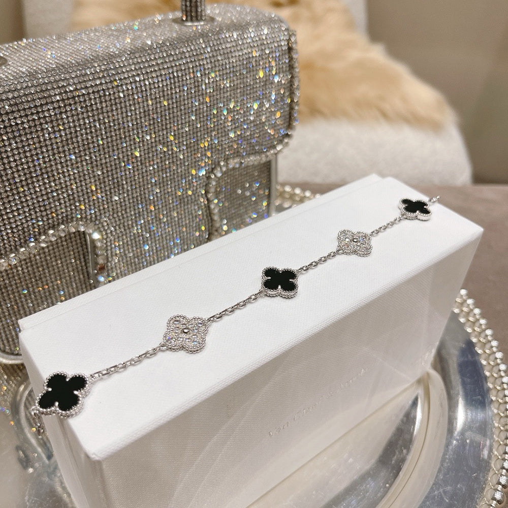 [CiCi] CLOVER 5 MOTIF ONYXS BRACELET COLLECTION