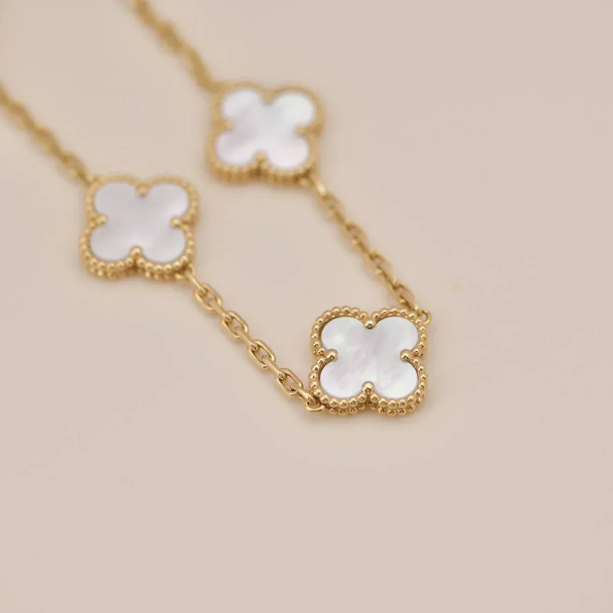 [CiCi]CLOVER WHITE PEARL MOP 5 MOTIV ARMBANDKOLLEKTION
