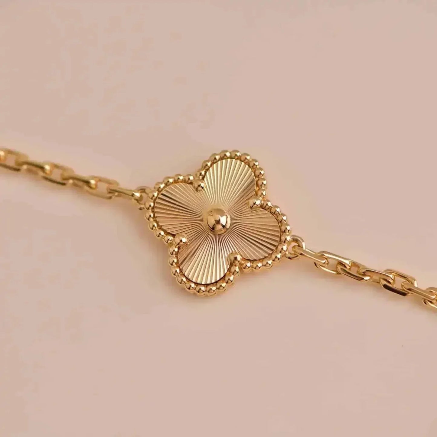 [CiCi] CLOVER 5 MOTIF LASER BRACELET COLLECTION