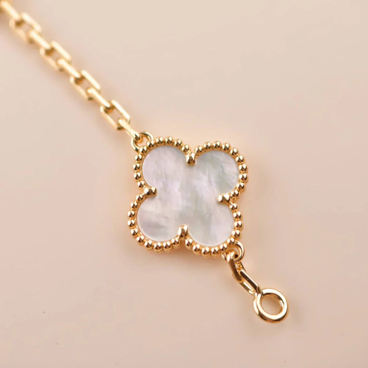 [CiCi]CLOVER WHITE PEARL MOP 5 MOTIV ARMBANDKOLLEKTION