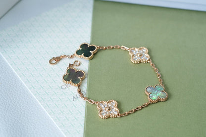 [CiCi] CLOVER 5 MOTIF GRAY MOP BRACELET COLLECTION