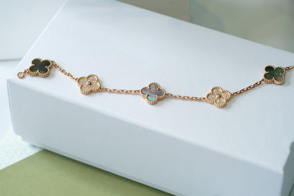 [CiCi] CLOVER 5 MOTIF GRAY MOP BRACELET COLLECTION