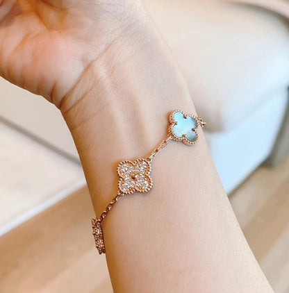 [CiCi] CLOVER 5 MOTIF GRAY MOP BRACELET COLLECTION