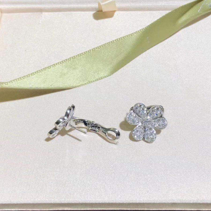 [CiCi]FRIVOLE SILVER FLOWER DIAMOND EARRINGS