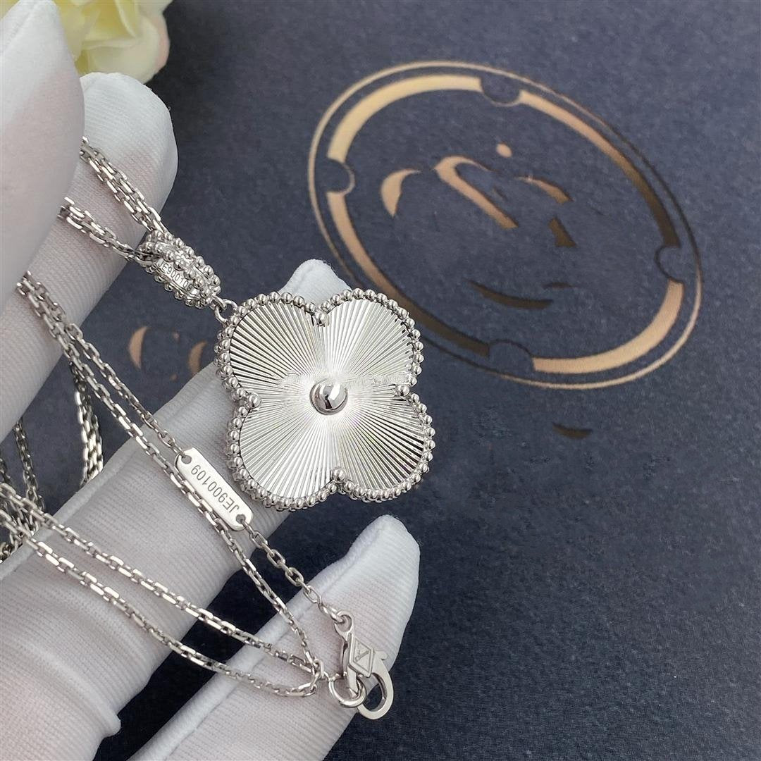 [CiCi]CLOVER 25MM SILVER BIG CLOVER NECKLACE