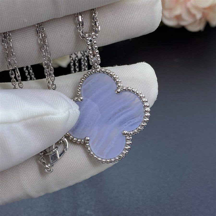 [CiCi]CLOVER SILVER CHALCEDONY BIG CLOVER NECKLACE