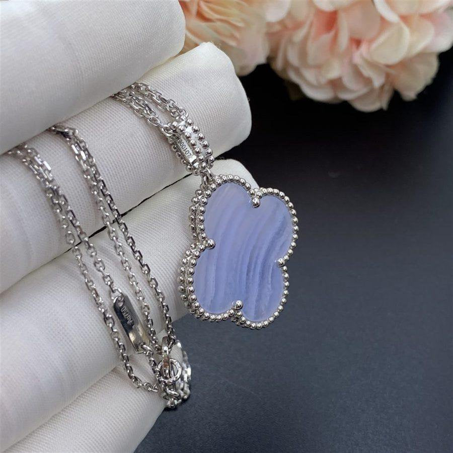 [CiCi]CLOVER SILVER CHALCEDONY BIG CLOVER NECKLACE