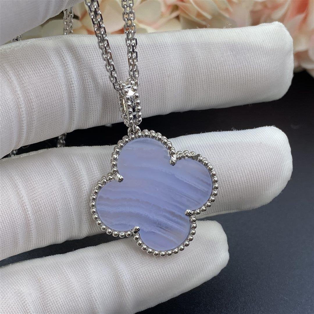 [CiCi]CLOVER SILVER CHALCEDONY BIG CLOVER NECKLACE