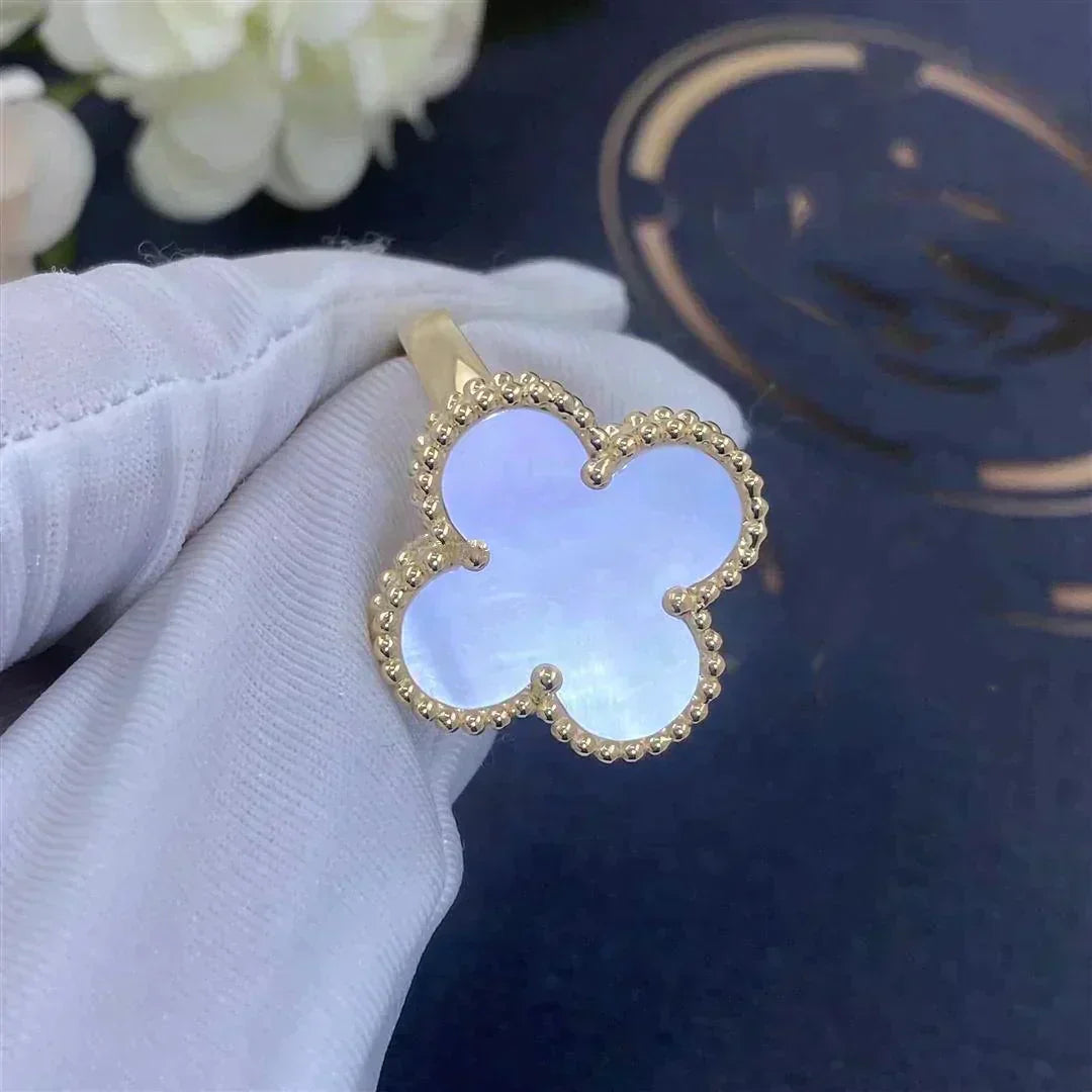 [CiCi]CLOVER WHITE MOP RING