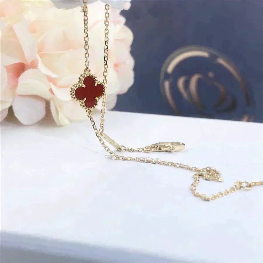 [CiCi]GLÜCKSKLEE KARNEOL ARMBAND MIT EINER BLÜTE