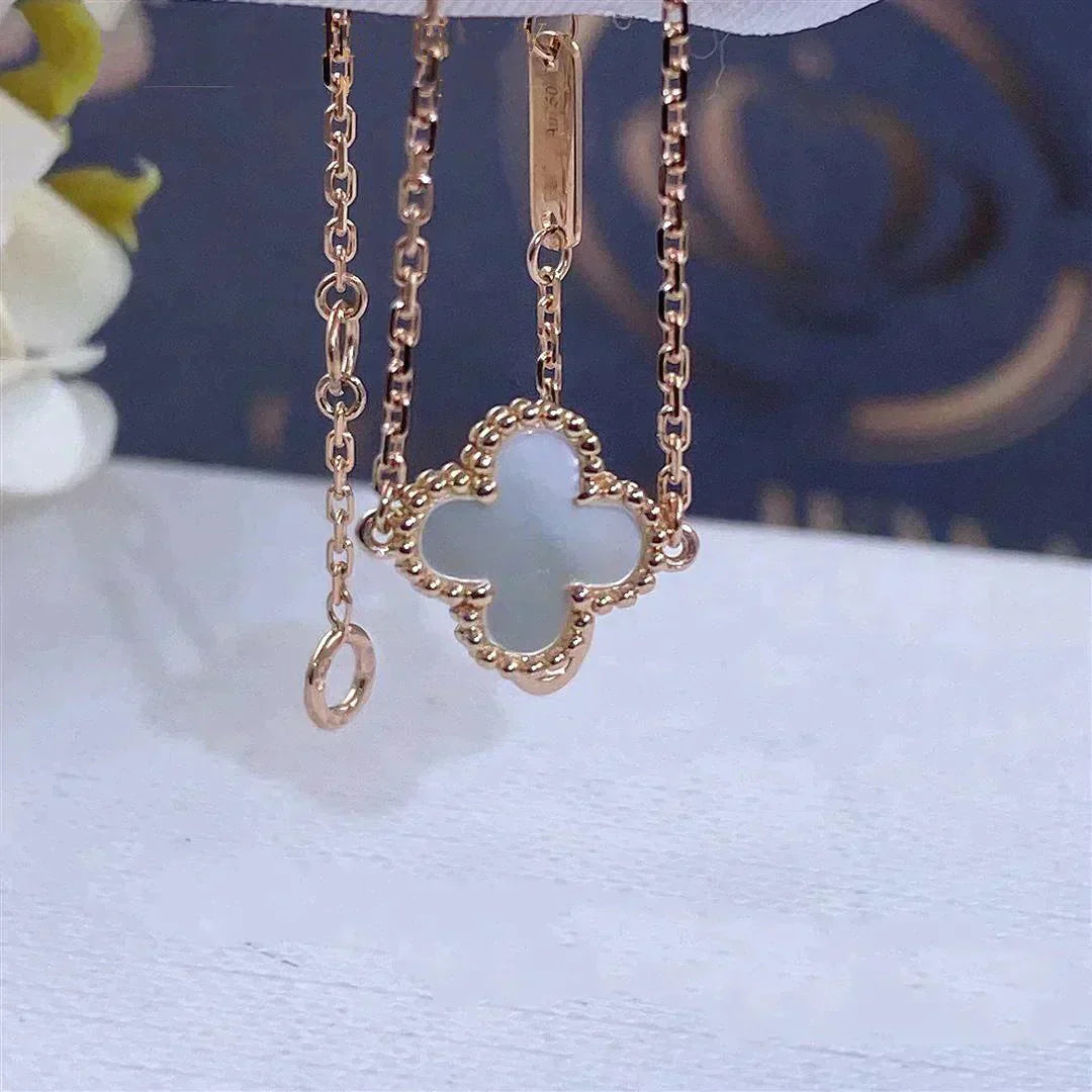 [CiCi]CLOVER WHITE MOP SINGLE FLOWER BRACELET