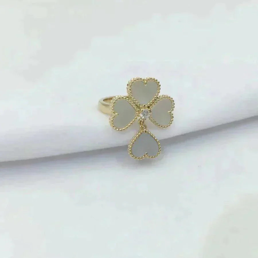 [CiCi]SWEET CLOVER WHITE MOP RING