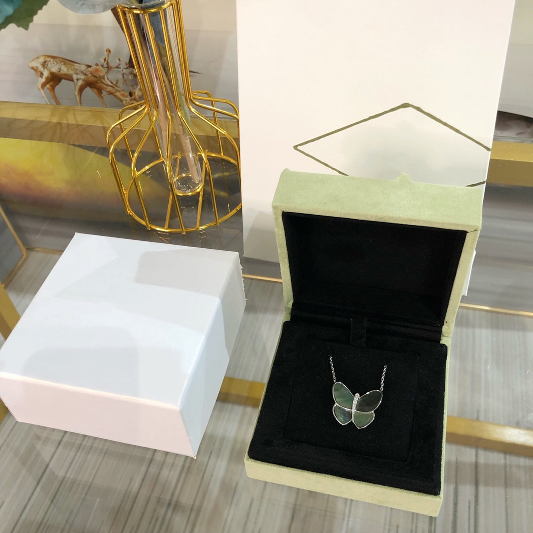 [CiCi]LARGE BUTTERFLY SILVER PENDANT DIAMOND NECKLACE