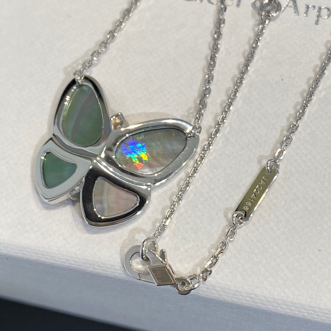[CiCi]LARGE BUTTERFLY SILVER PENDANT DIAMOND NECKLACE