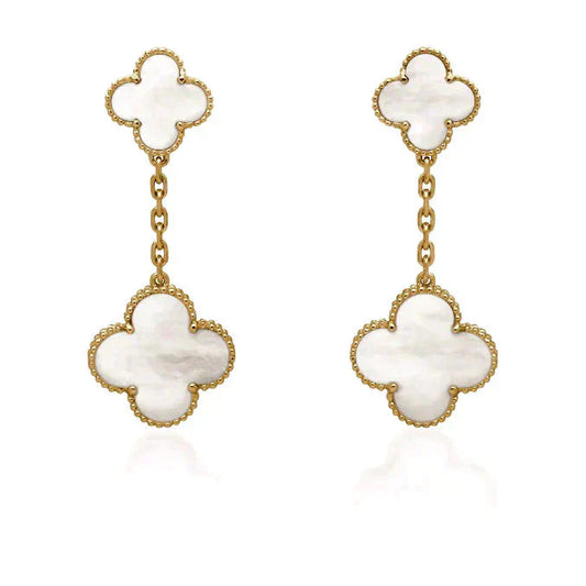 [CiCi]CLOVER 2 MOTIF WHITE MOP EARRINGS