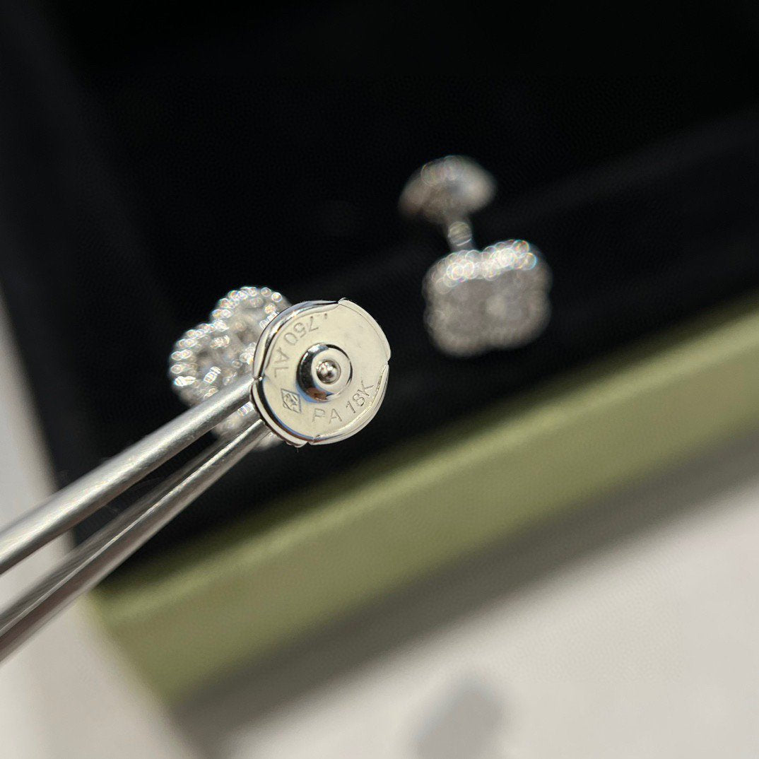 [CiCi]CLOVER MINI DIAMOND STUD EARRINGS