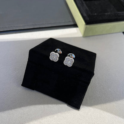 [CiCi]CLOVER MINI DIAMOND STUD EARRINGS