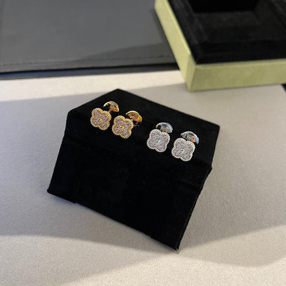 [CiCi]CLOVER MINI DIAMOND STUD EARRINGS