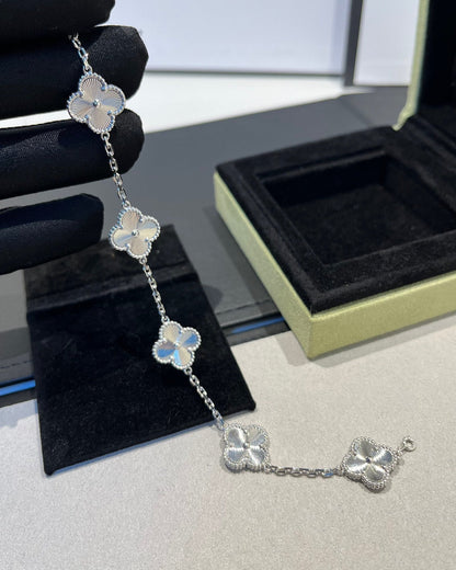 [CiCi] CLOVER 5 MOTIF LASER BRACELET COLLECTION