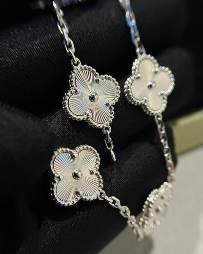 [CiCi] CLOVER 5 MOTIF LASER BRACELET COLLECTION